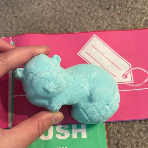 Lush Aqua Beaver Bath Treat 🦫 - Picture 2 of 4